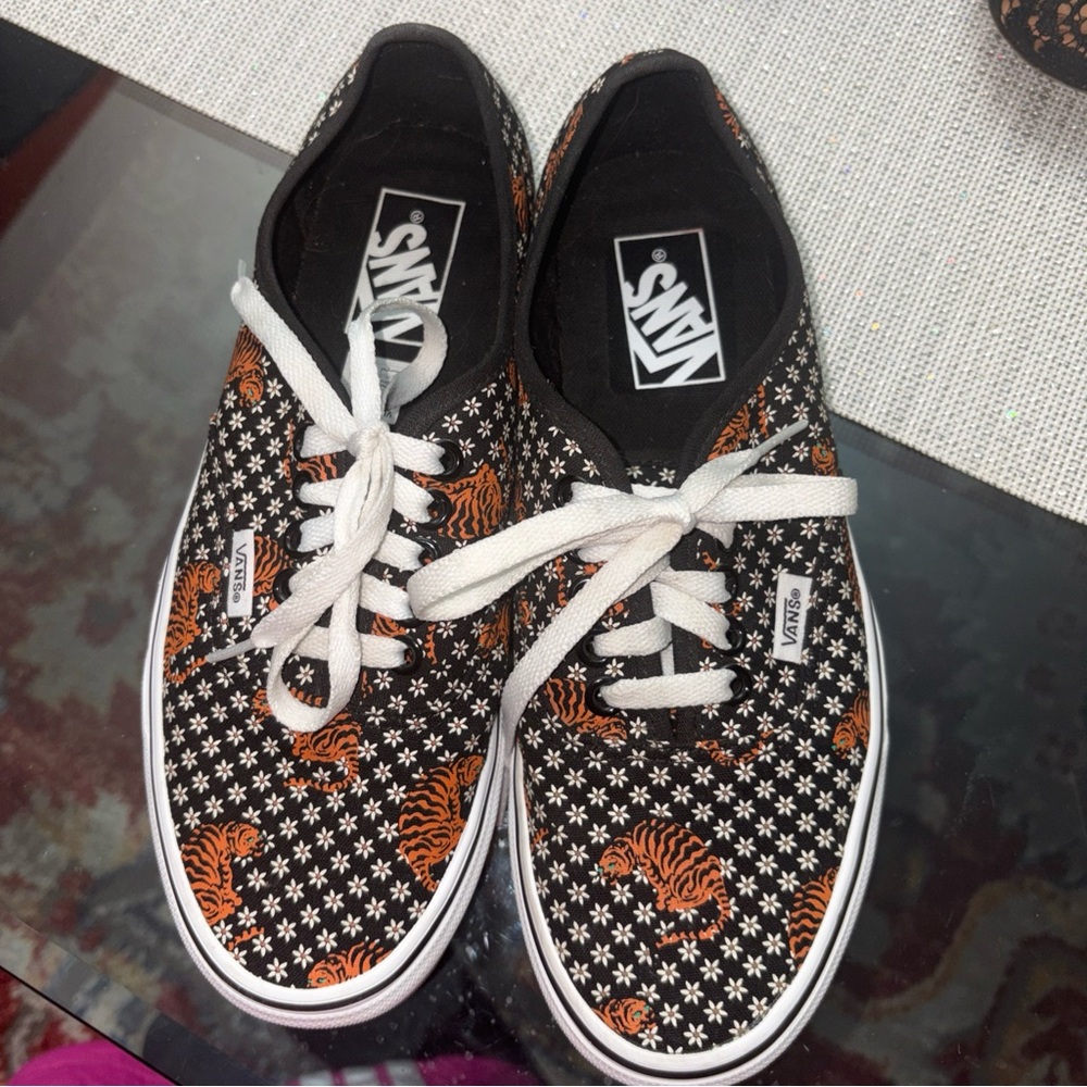 UNISEX Vans Black and Orange Tiger Pattern Sneakers, size 8 in ladies - Picture 9 of 10
